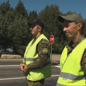 Customs officers will have the right to stop vehicles with curb weight of 3.5 tons in the area of the new road sign "Сustoms control point»