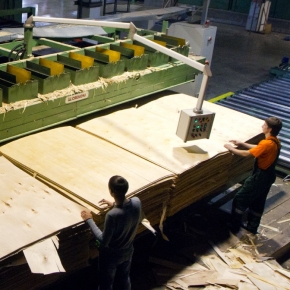 Russian plywood production decreased in April 2023