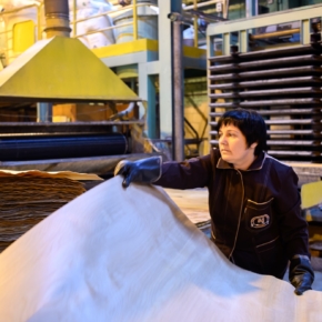 Россия: производство и реализация фанеры на экспорт и внутренний рынок по форматам в 2019 г.