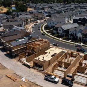 Начало строительства жилья в США неожиданно снизилось до минимума 2020 г.